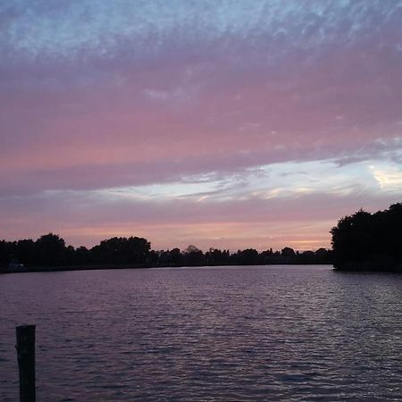 Hotel Restaurant Lakeside Uithoorn Exterior foto